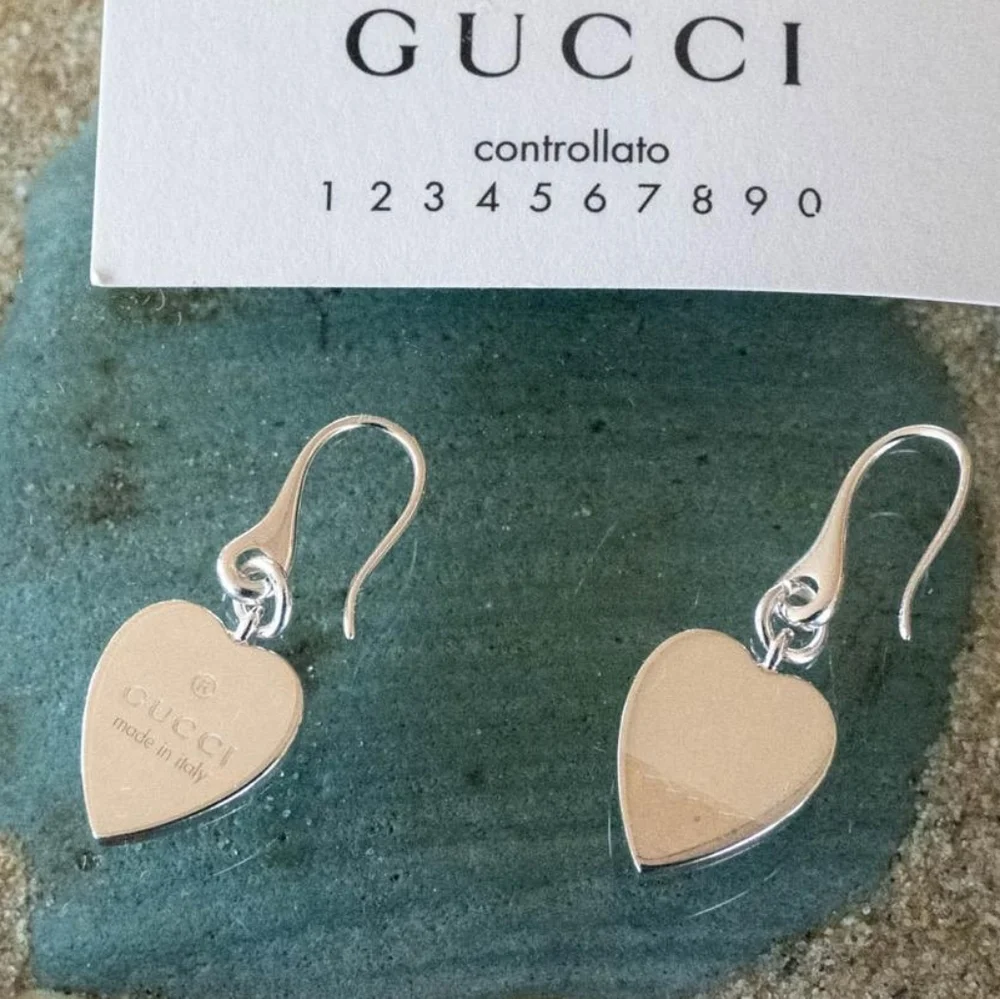 NEW, Gucci Sterling Silver Trademark Heart Dangle Earrings - Picture 11 of 16